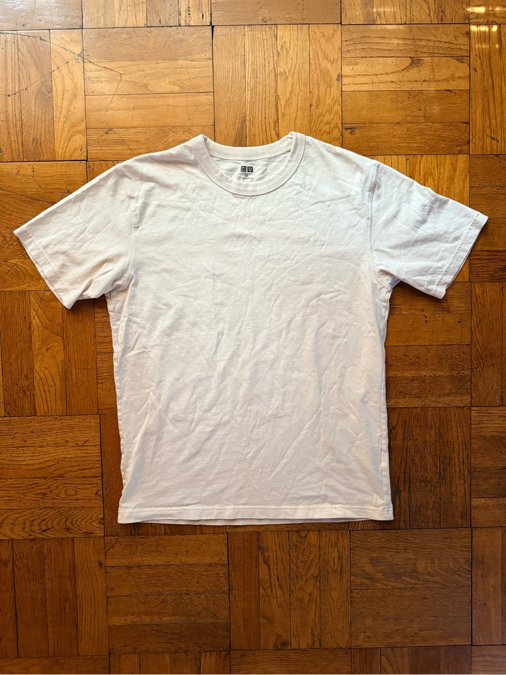 UNIQLO cream t shirt